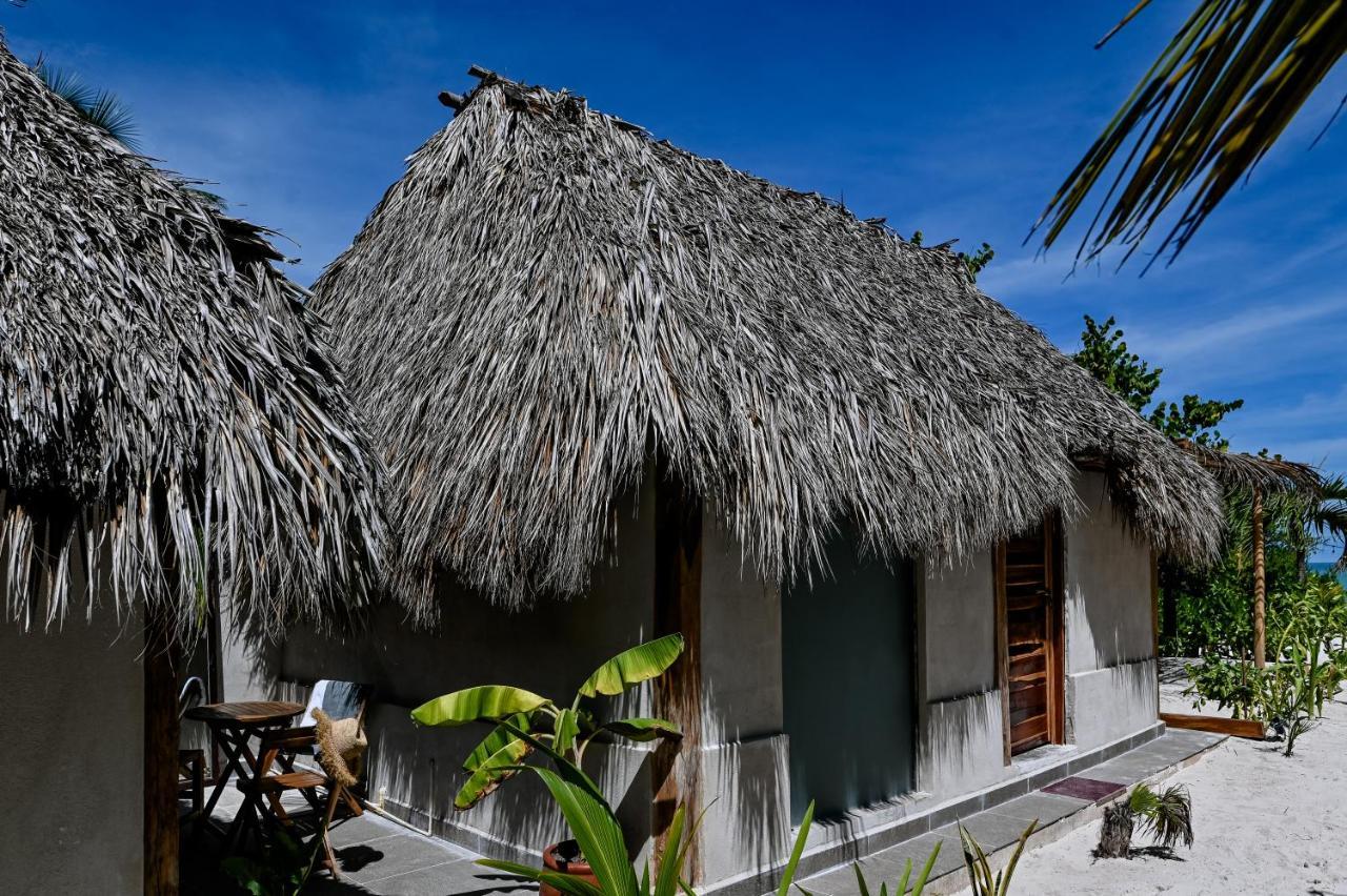 Casa Mate Beachfront Cabanas El Cuyo Exteriör bild